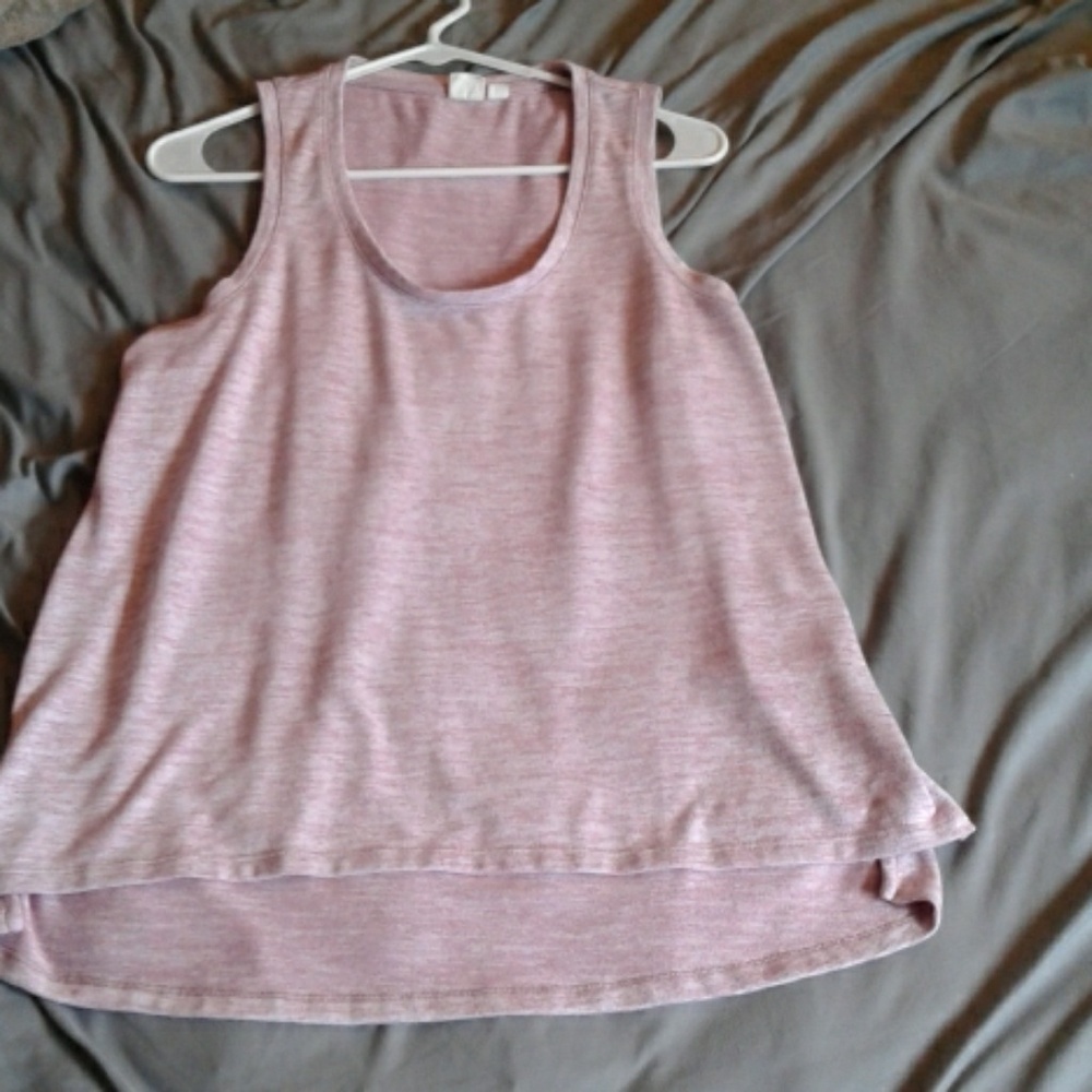 Women's Pink knit material tank